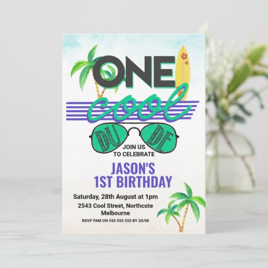 ブルーグリーンボーイズデカッコいいッドファーストバースデー招待状 招待状 (スタンド正面)