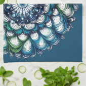 ブルーグリーンメダリオン – 抽象芸術 キッチンタオル (折り畳み)