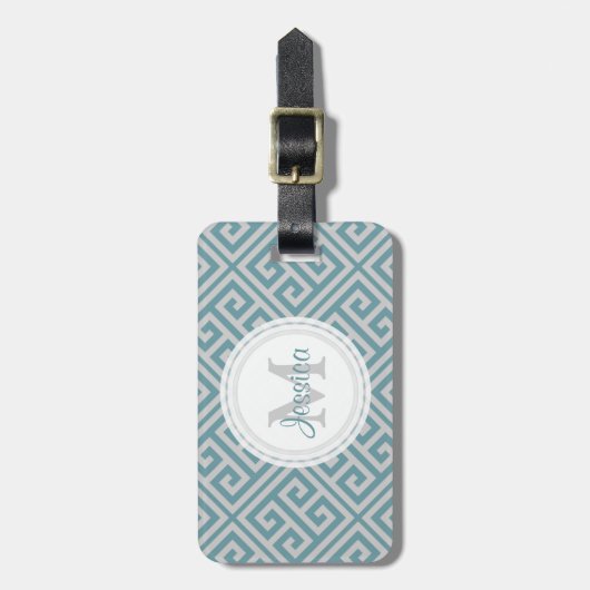 ブルーグレーのギリシャ人の鍵のモチーフの荷物のラベル ラゲッジタグ (正面縦)