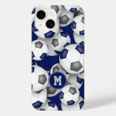 ブルーグレーのチームは女子サッカーボールのパターンをカラー Case-Mate iPhoneケース (裏面)