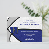 ブルーグレーのチームカラーバスケットボールの誕生日 招待状 (スタンド正面)