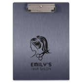 ブルーグレーのメタリックテクスチャヘアのサロンロゴ クリップボード (正面)