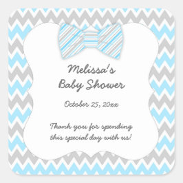 ブルーグレーシェブロン弓タイ男の子のシャワー好み スクエアシール
