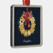 ブルーグレー背景のクリスマスクッキーリース メタルオーナメント (右)