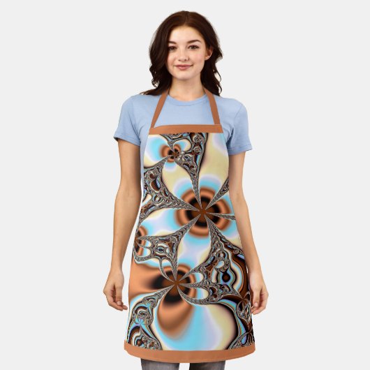 ブルーコーヒーとブラウンの色合いのフラクタルフローラ エプロン (着用した状態)