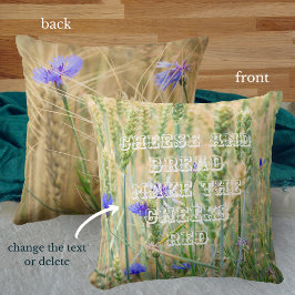 ブルーコーンフラワーの夏の小麦畑 クッション