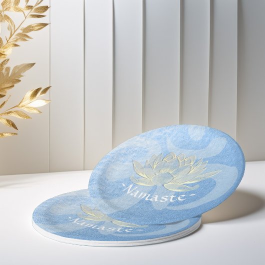 ブルーゴールド ロータス ヨガスタジオ 瞑想インストラクター ペーパープレート