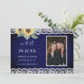 ブルーサンフラワー&レース素朴木製フォト セーブザデート (スタンド正面)