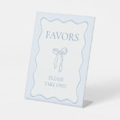 ブルーシェスタイイングザノットブライダルシャワーフープ 台座サイン (正面)