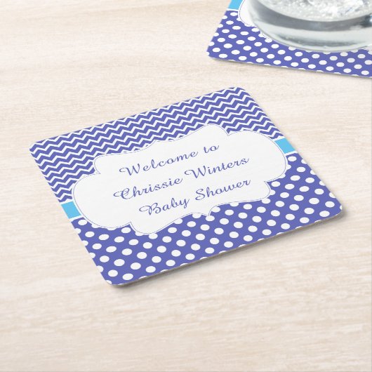 ブルーシェブロン&ホワイト水玉模様ベビーシャワーパーティー スクエアペーパーコースター (アングル)