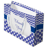 ブルーシェブロン&ホワイト水玉模様ベビーシャワーパーティー ラージペーパーバッグ (正面アングル)