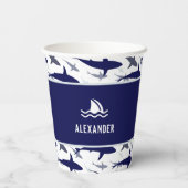 ブルーシャークパターンとネームボーイバースデーパーティー 紙コップ (裏面)