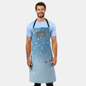ブルーシルバーの星ビューティシティーモノグラムエプロン エプロン (着用した状態)