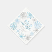 ブルーシルバーの雪の結晶ベビーの冷たい外 スタンダードカクテルナプキン (角)