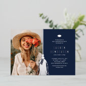 ブルーシルバータッセル写真卒業パーティー 箔招待状 (立ち正面)