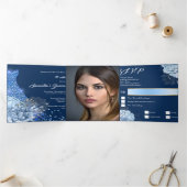 ブルーシルバーバラ女性フォトフローラ誕生日 三つ折り招待状 (内部)