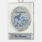 ブルーシーシェルズシルバーフェイクグリッタークリスマスズバイザシー シルバープレートバナーオーナメント (左)