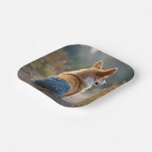 ブルージャンショーツを履いたコルギドッグ ペーパープレート (傾斜あり)