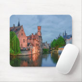 ブルージュの夜の旧市街と鐘楼 マウスパッド (マウス)
