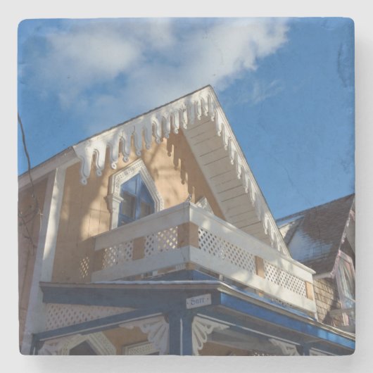 ブルースカイとジンジャーブレッド – Martha's Vineyard ストーンコースター (正面)