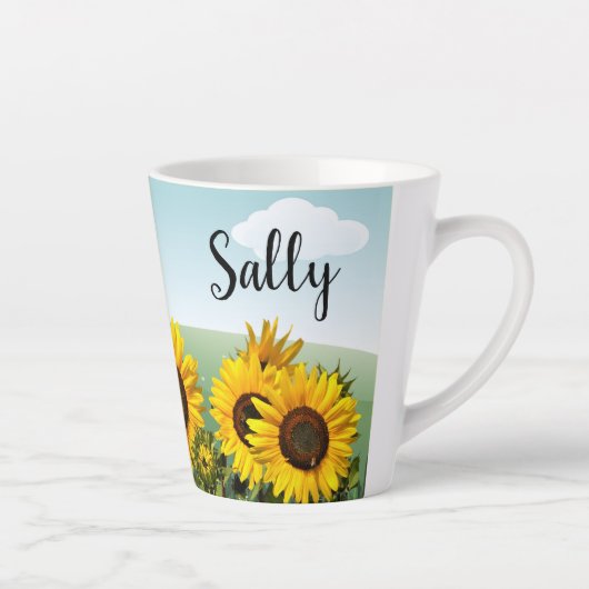 ブルースカイヒマワリとバタフライパーソナライズされた カフェラテマグ (右)