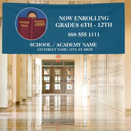 ブルースクーモダンルロゴを登録中 横断幕