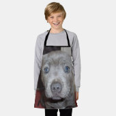 ブルーステイッフィー子犬、キッズフルプリントアポン エプロン (着用した状態)