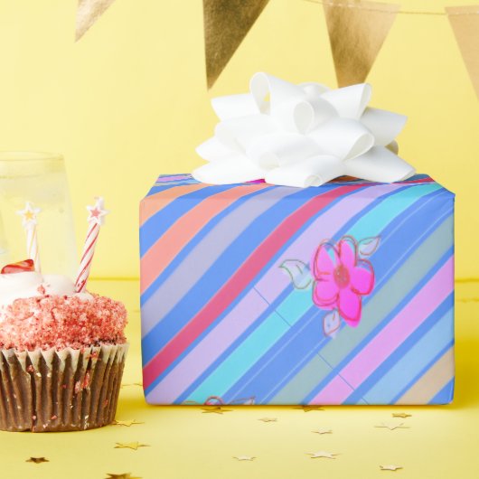 ブルーストライプとピンクのフローラ紙ギフトラップ付き ラッピングペーパー (誕生日パーティー)