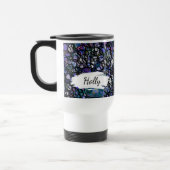 ブルーストロークと名前を使用した青、紫、黒のアブストラクト トラベルマグ (左)