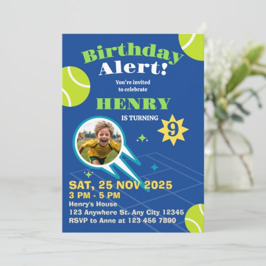 ブルースポーティテニスボール子供の誕生日パーティー 招待状 (スタンド正面)