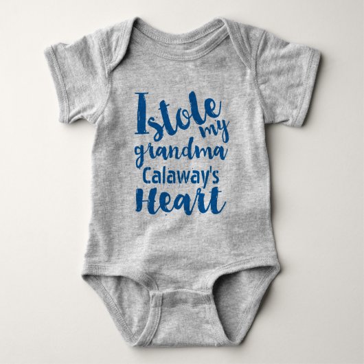 ブルースポーパーソナライズされたツが私の祖父を盗んだハート ベビーボディスーツ (正面)