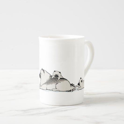 ブルーソックスのかわいいケシャンドファミリー |キーズドッグ ボーンチャイナマグカップ (正面右)