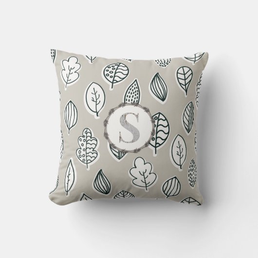 ブルータンファームハウスヴィンテージカントリーモノグラムカウト クッション (正面)