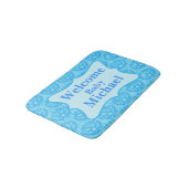 ブルーダマスクウェルカムネームパーソナライズされた男の赤ちゃんラグ バスマット (アングル)