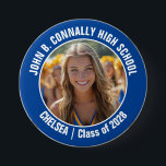 ブルーチアリーダー写真高校精神 缶バッジ<br><div class="desc">この高カスタマイズ校クールのチアリーダー写真ギフトは、あなたのチームの白いタイポグラフィと選手の名前を青いボタンに特色を持つ。チアリーティングの親として学生の写真とクラス年でパーソナライズ誇りを持ったする。ママとパパはこれらのボタンを衣服して競争やゲームができる。</div>