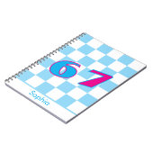 ブルーチェッカーパーソナライズ名前67デザイン ノートブック (左側)