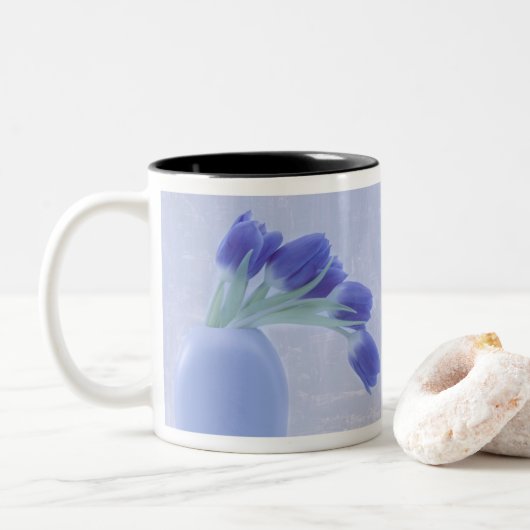 ブルーチューリップ静物詩 ツートーンマグカップ (ドーナツ)