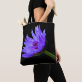 ブルーツーパープルウォーターリリーカスタムトート トートバッグ (クローズアップ)