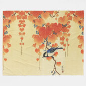 ブルーティットバード、パウロニアブランチ、レッド紅葉 フリースブランケット (正面(横))