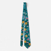 ブルーティール(緑がかった色)グリーンレッドピンクイエローフローラルパターン ネクタイ (裏面)