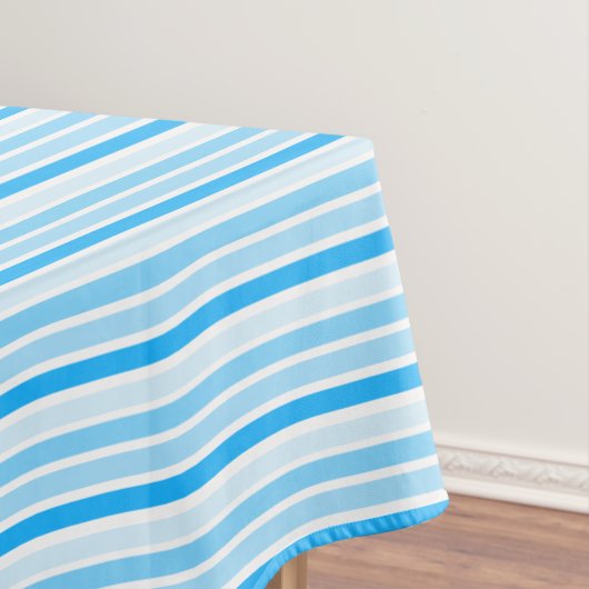 ブルーテーブルクロスのシェード テーブルクロス (インサイチュ)