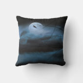 ブルーナイトカラスと満月装飾用クッション クッション (裏面)