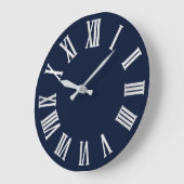 ブルーネイビーノーティグレーメタリックシルバーローマ数字 ラージ壁時計 (傾斜)
