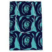 ブルーネイビーブルーバラフラワー ミディアムペーパーバッグ (正面)