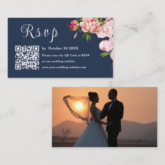 ブルーネイビー赤面ピンクフォトRsvp Qrコード結婚ズ エンクロージャーカード (正面/裏面)