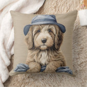 ブルーハット付き茶色と白の毛むくじゃらの犬 クッション (ブランケット)