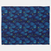 ブルーハロウィン不気味の街並み フリースブランケット (正面(横))