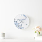 ブルーバラトンフライ少年ベイビーシャワーギフト ラウンド壁時計 (ホーム)