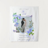 ブルーバラリボンモノグラム結婚フォト タペストリー (正面)