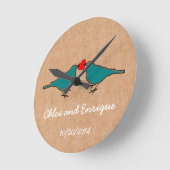 ブルーバードおよび愛ハートの結婚 ラウンド壁時計 (傾斜)